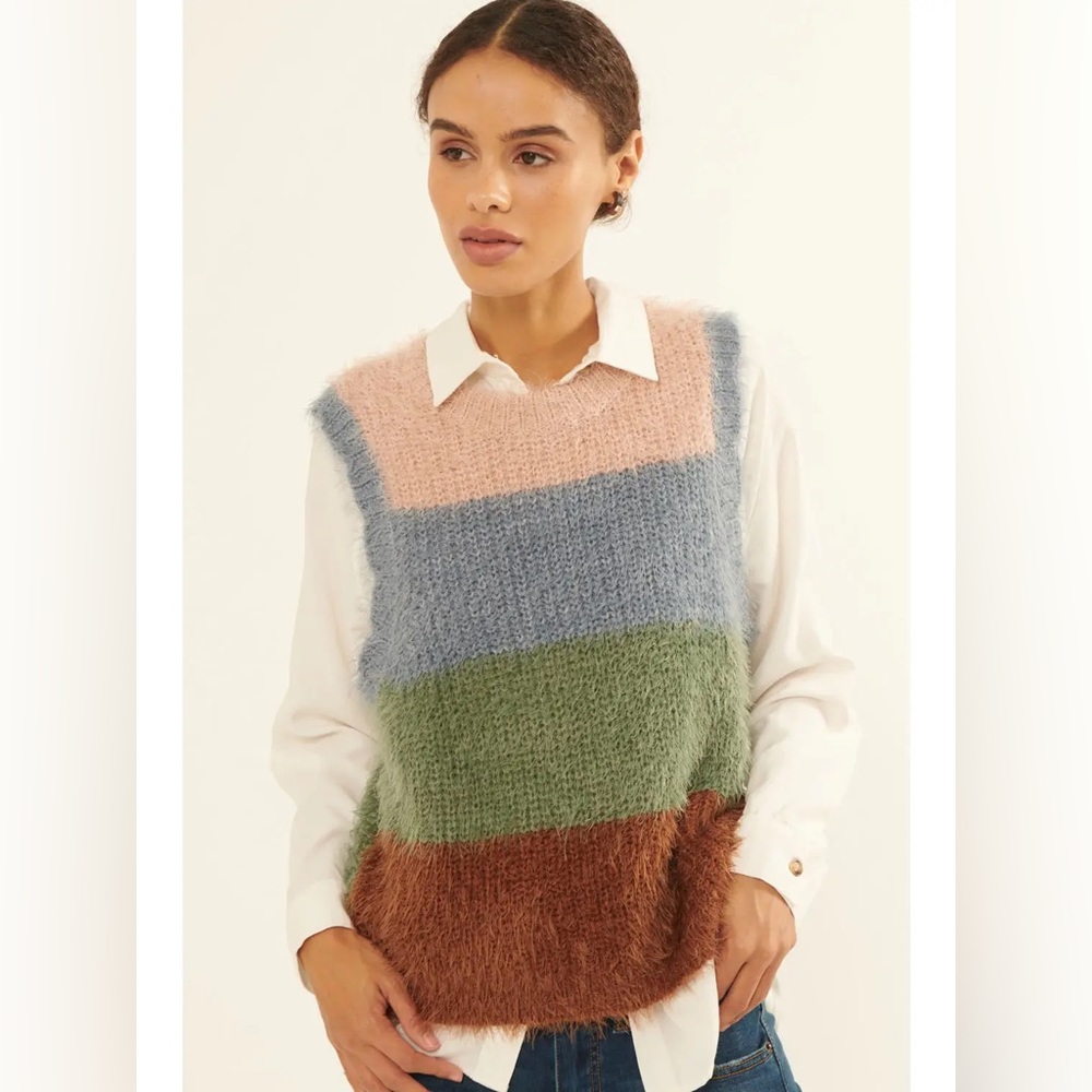 Furry Knit Colorblock Sweater Vest in Green-Brown